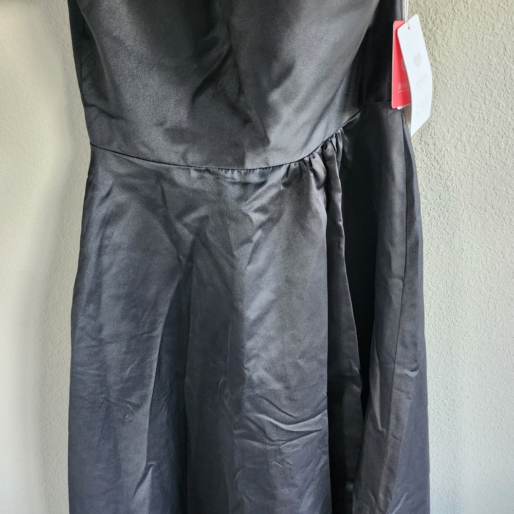 A-line One Shoulder Floor-Length Satin Bridesmaid/ Formal Dress - Picture 7 of 12